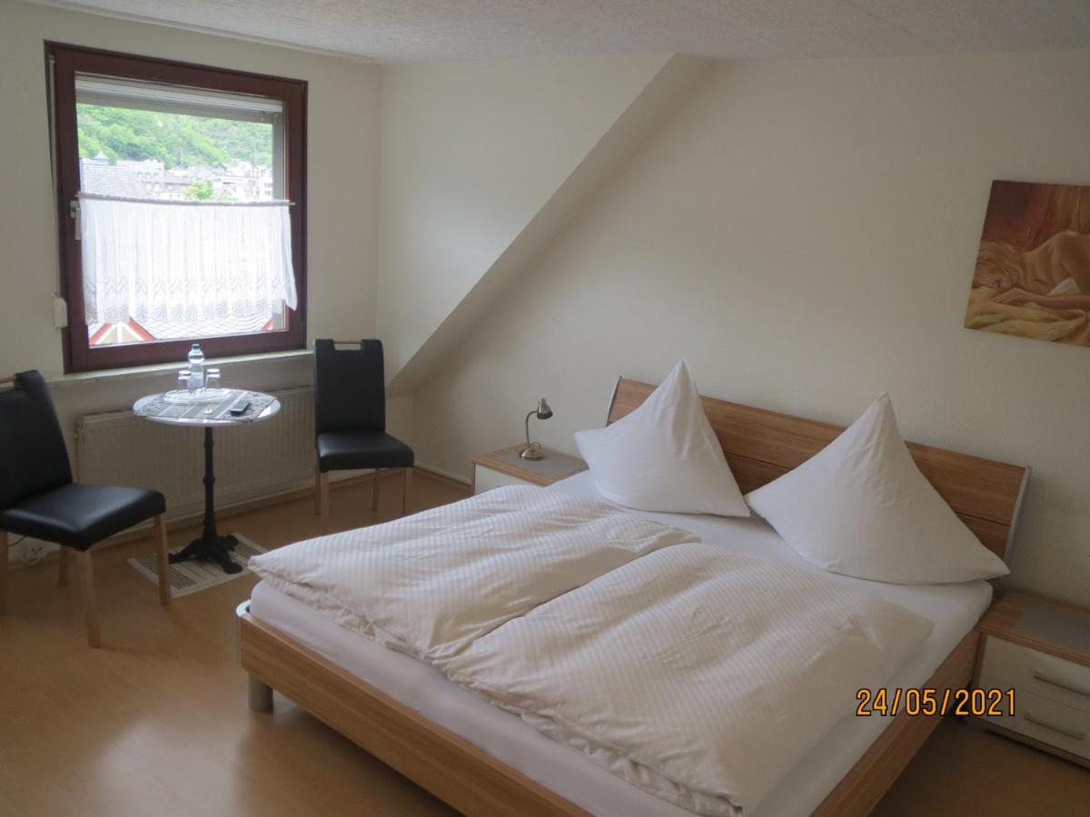 Hotel Und Gaestehaus Gute Quelle Cochem Bagian luar foto