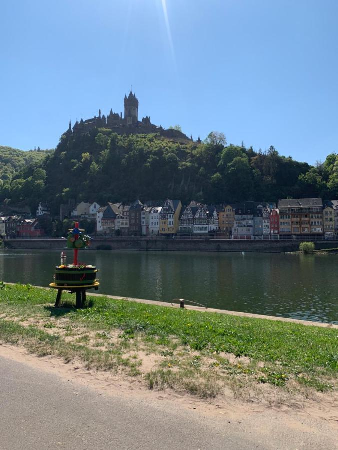 Hotel Und Gaestehaus Gute Quelle Cochem Bagian luar foto