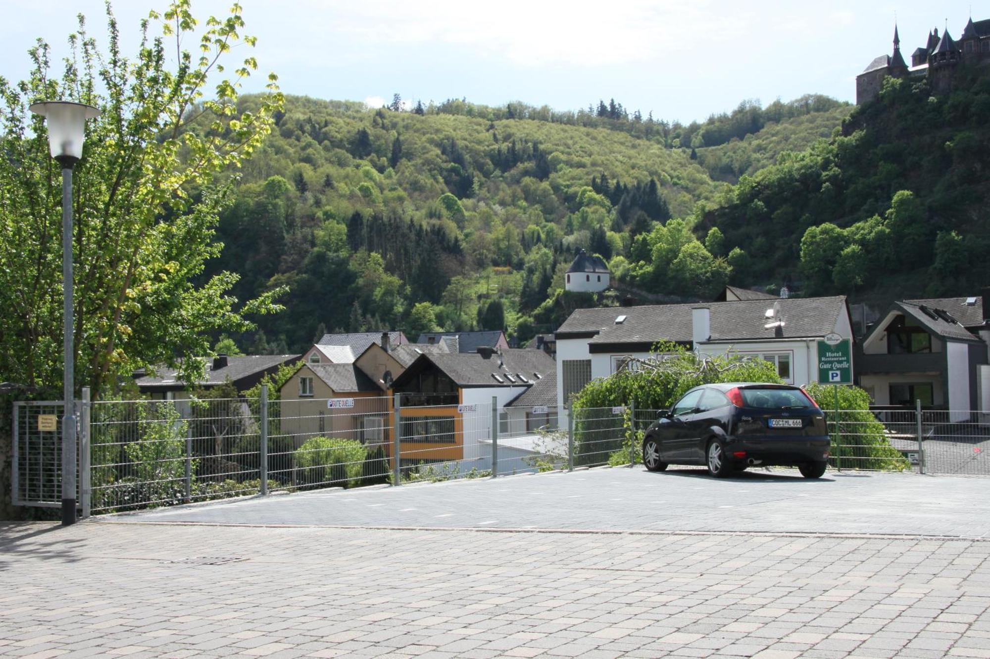 Hotel Und Gaestehaus Gute Quelle Cochem Bagian luar foto
